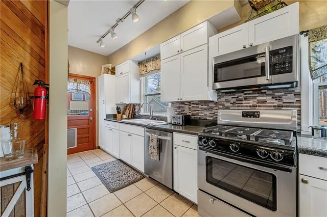 $340,000 | 3132 Summit Street, Kansas City, MO 64111