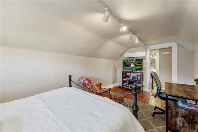 $340,000 | 3132 Summit Street, Kansas City, MO 64111