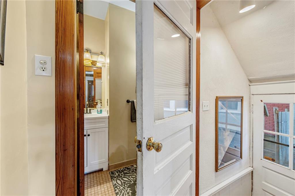 3132 Summit Street Kansas City, MO 64111 - Photo 35 of 72