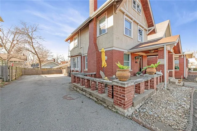 $340,000 | 3132 Summit Street, Kansas City, MO 64111