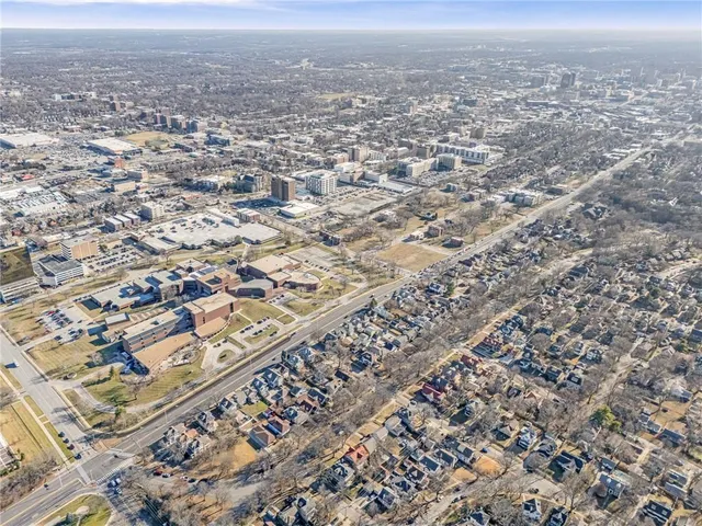 $340,000 | 3132 Summit Street, Kansas City, MO 64111