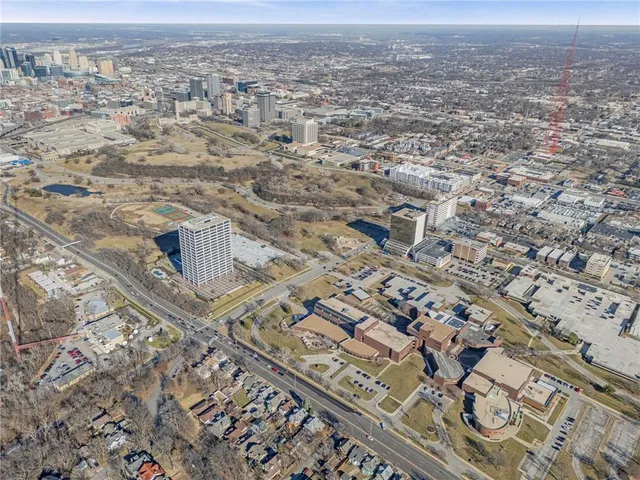 $340,000 | 3132 Summit Street, Kansas City, MO 64111