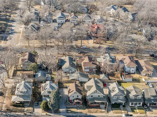 $340,000 | 3132 Summit Street, Kansas City, MO 64111