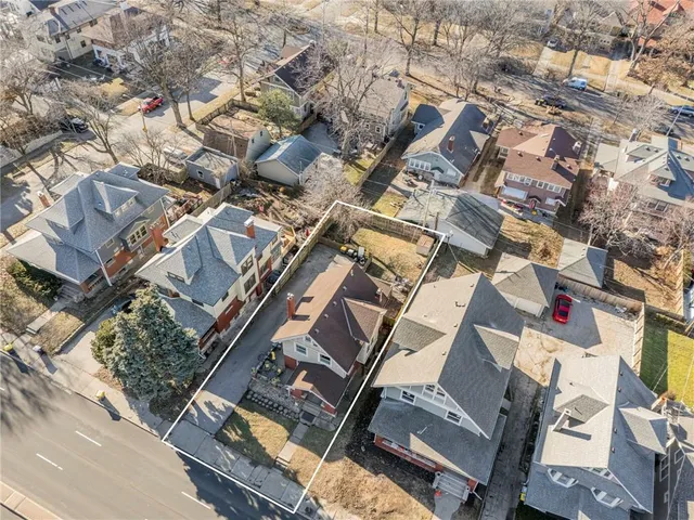 $340,000 | 3132 Summit Street, Kansas City, MO 64111