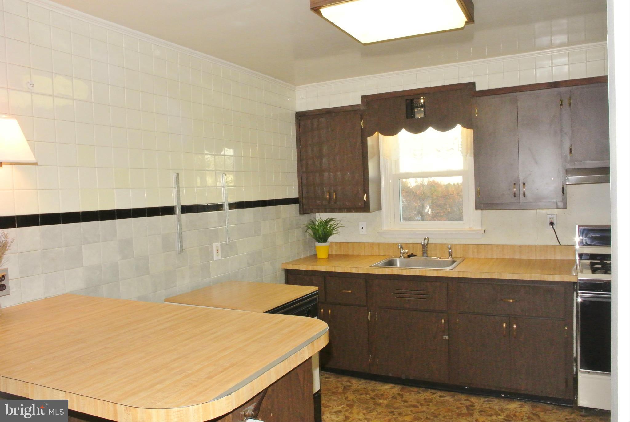 10110 Ferguson Road Parkville, MD 21234 - Photo 7 of 19 Kitchen