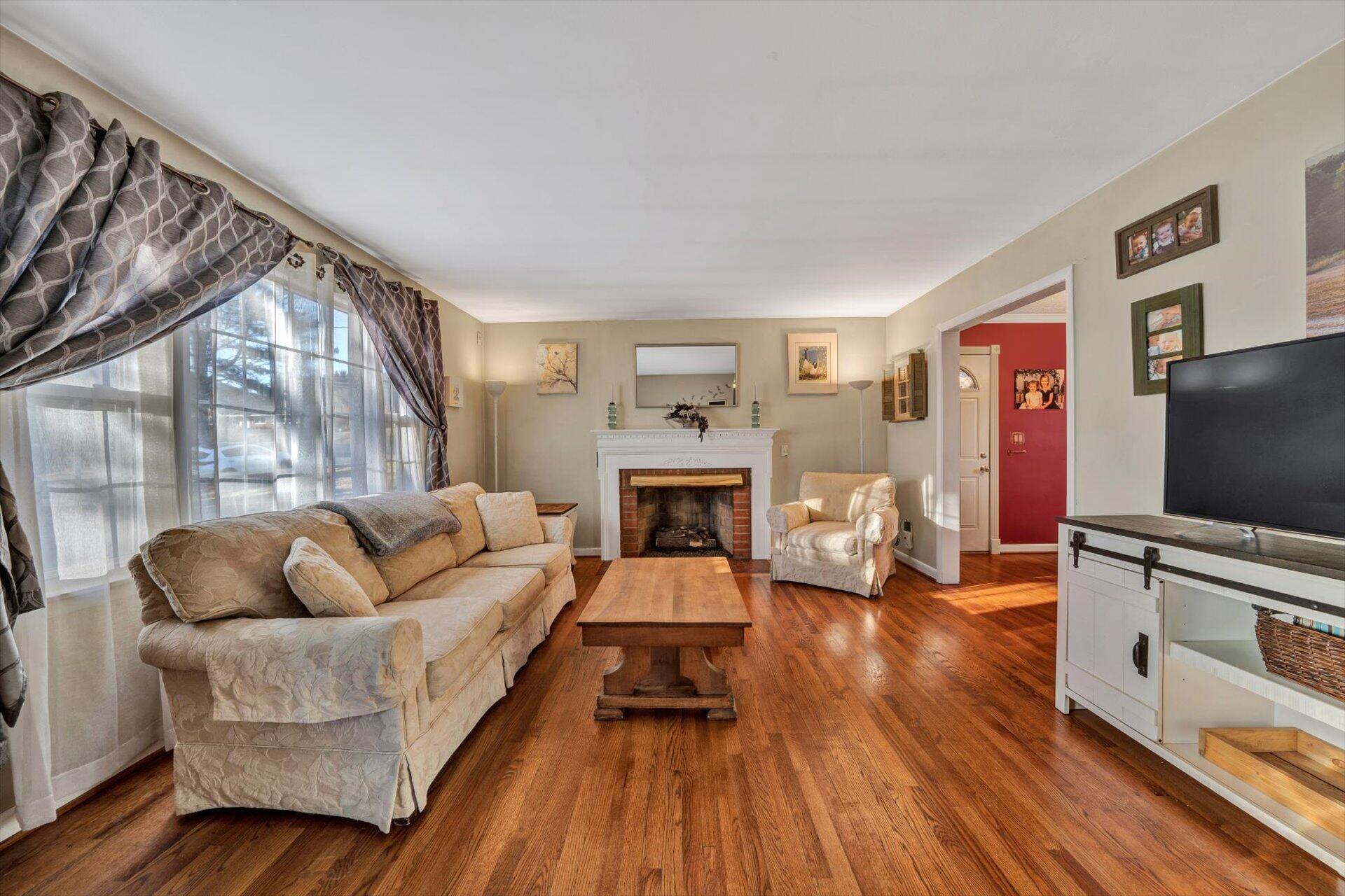 524 Azalea Road Daleville, VA 24083 - Photo 5 of 37 04-DSC00079