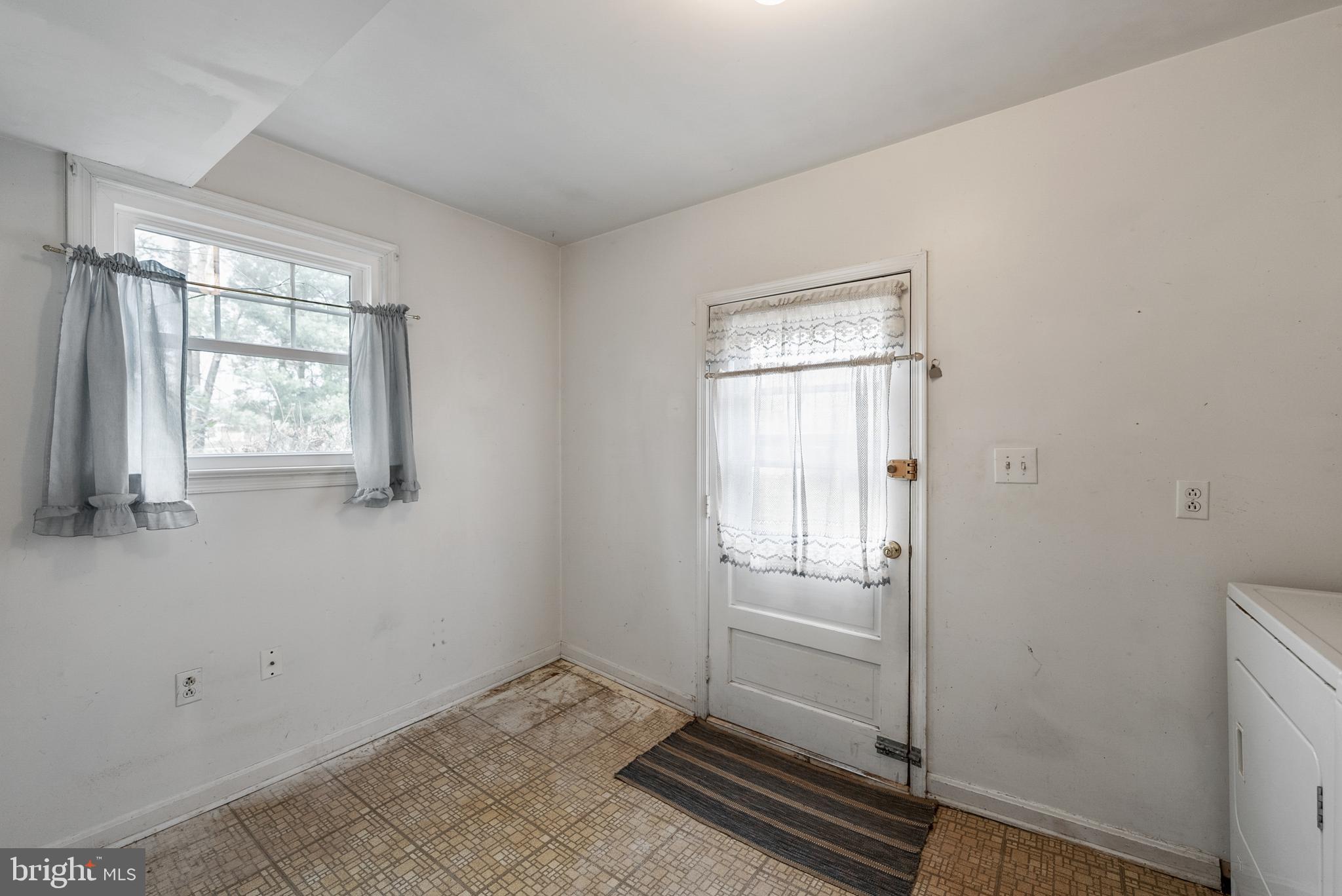 8900 Hill Place Manassas, VA 20110 - Photo 32 of 44