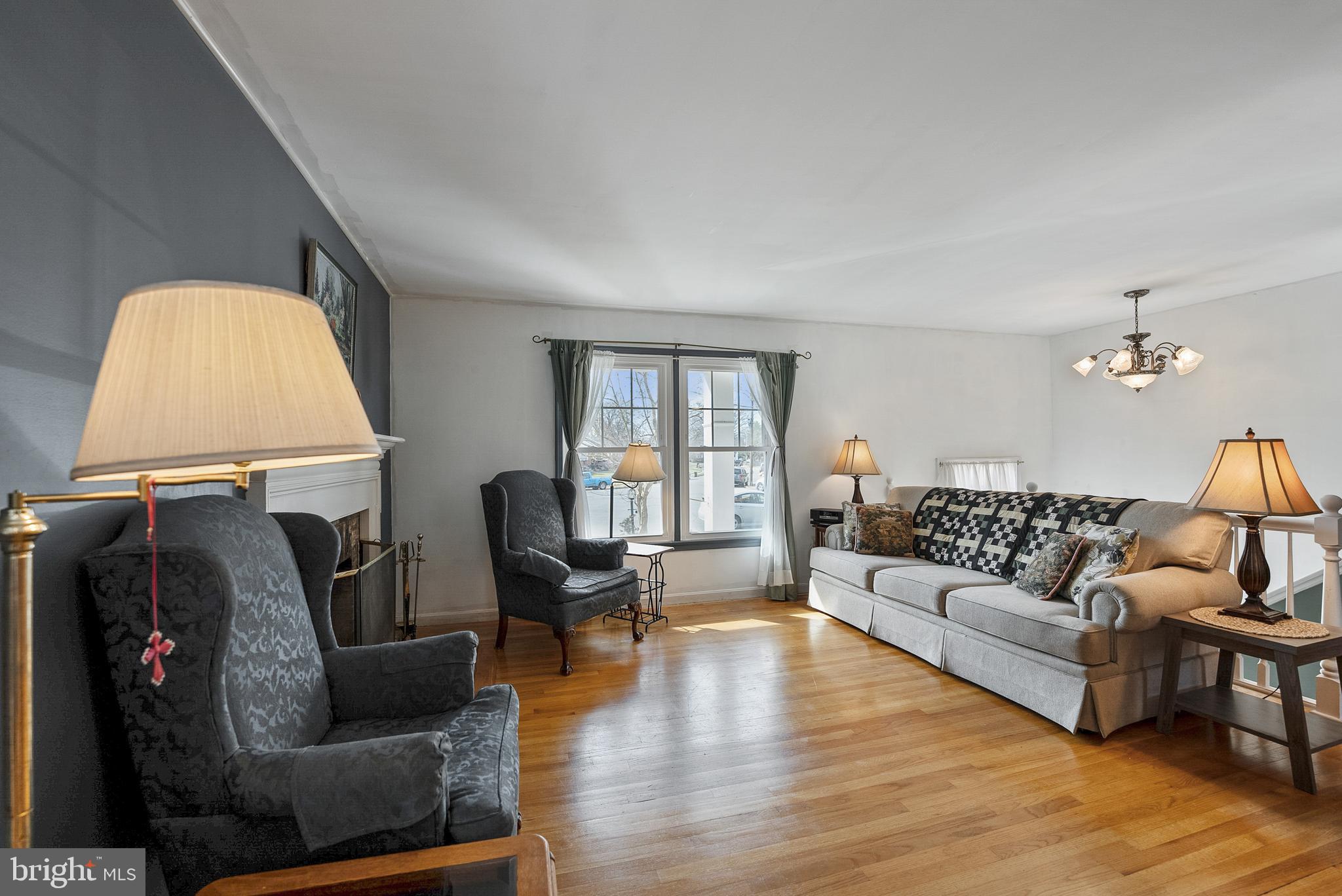 8900 Hill Place Manassas, VA 20110 - Photo 4 of 44