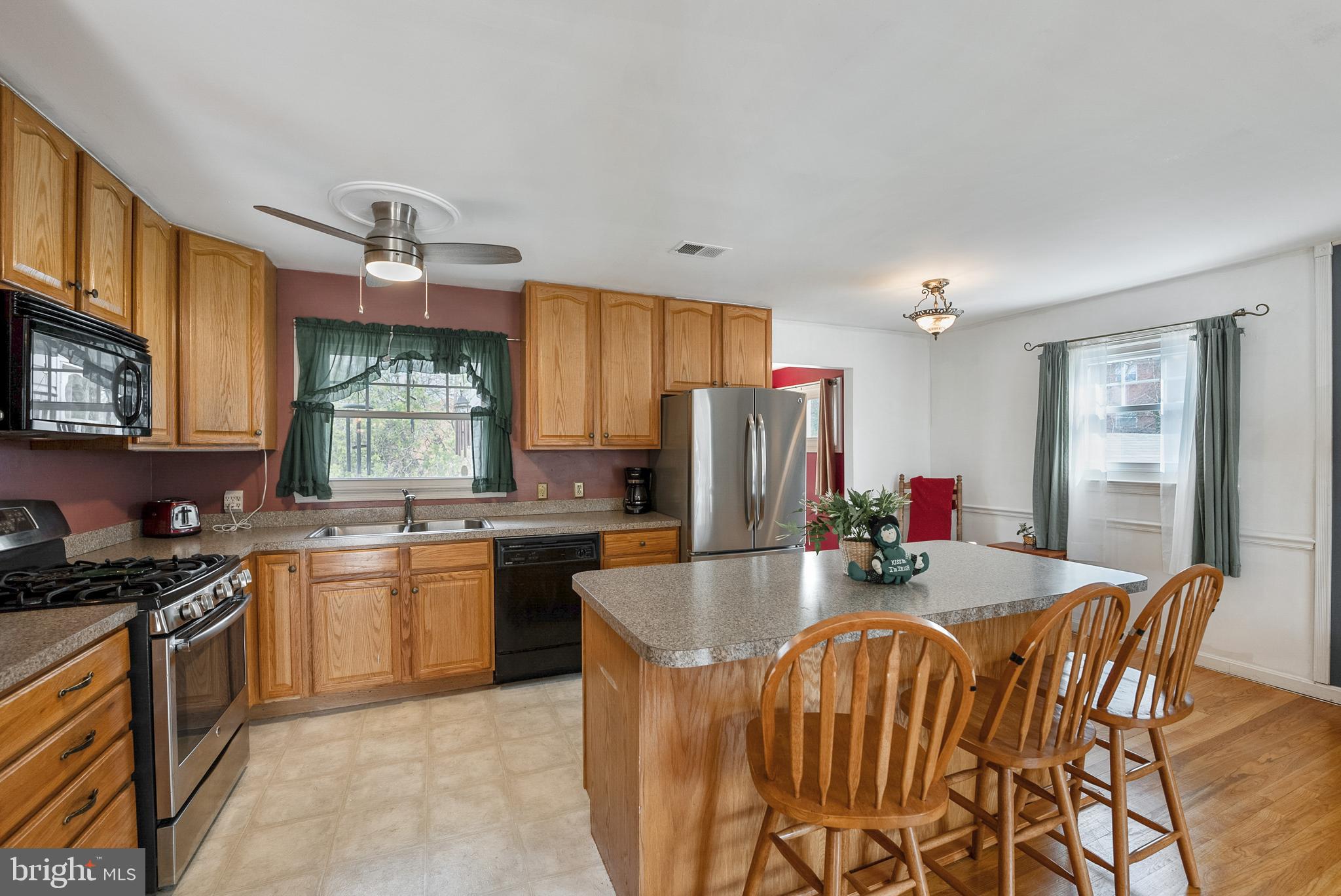 8900 Hill Place Manassas, VA 20110 - Photo 10 of 44