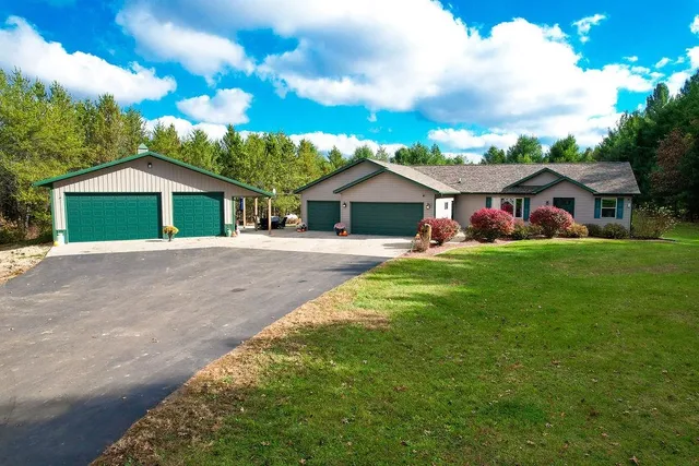 $1,420,000 | E8359 County Road H, Wisconsin Dells, WI 53965