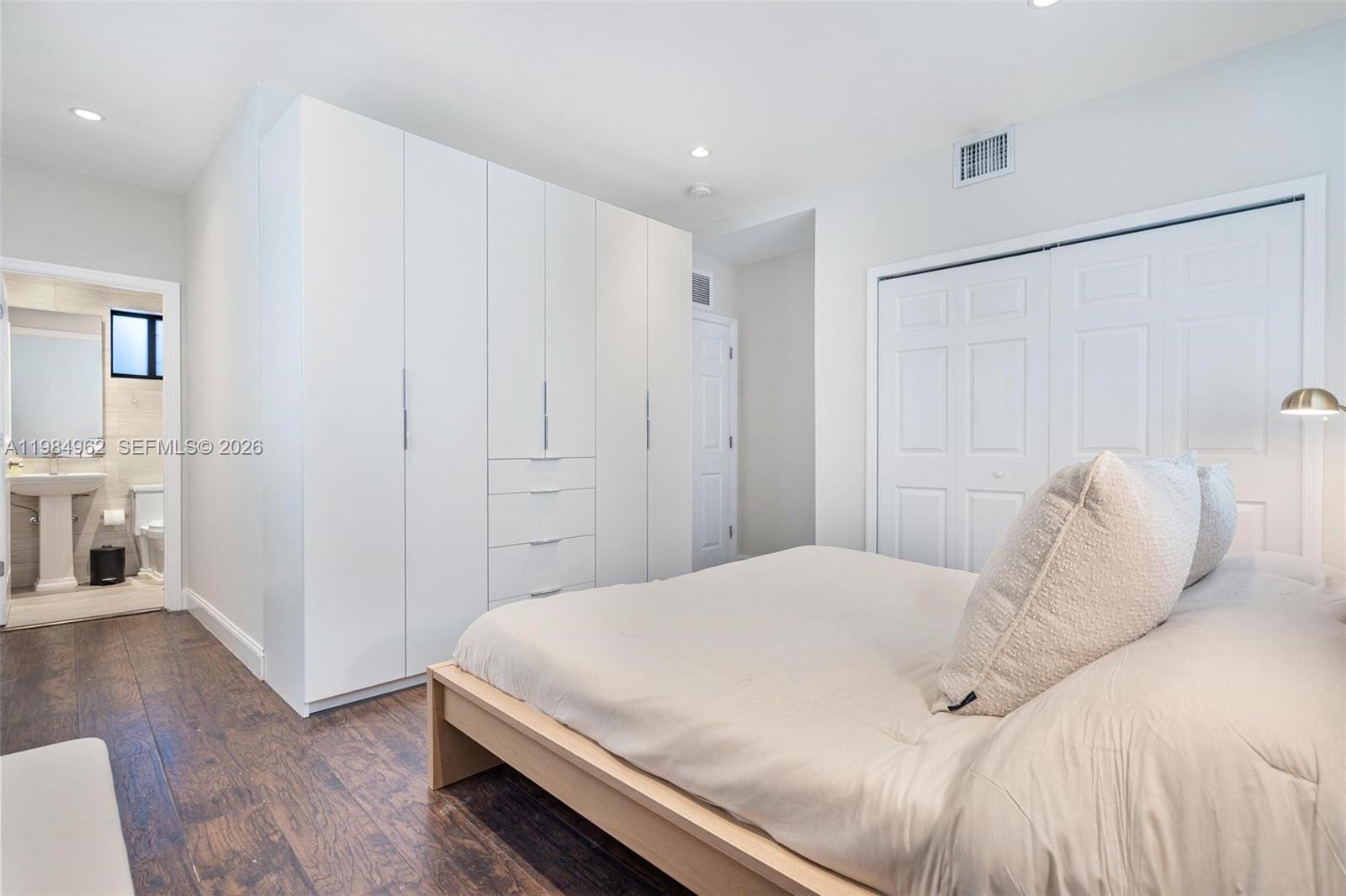 920 Southwest 9th Street Miami, FL 33130 - Photo 17 of 37