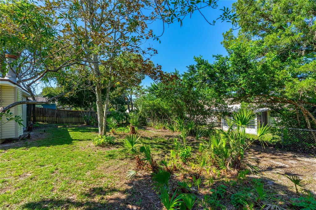 693 Reillys Road Port Orange, FL 32127 - Photo 5 of 31 a view of yard with green space