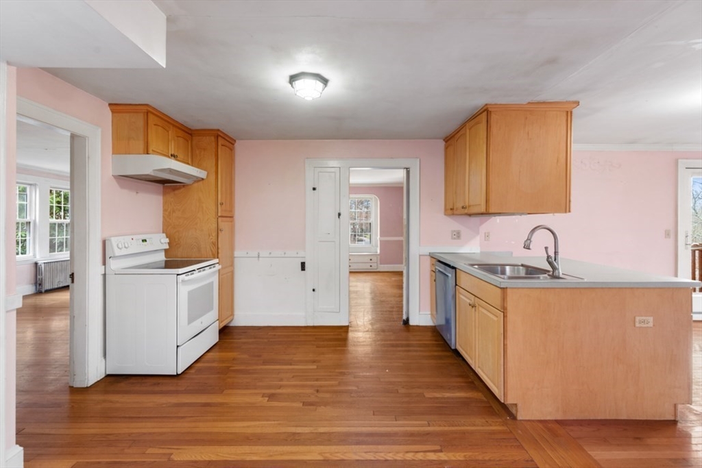45 Longview Road Reading, MA 01867 - Photo 13 of 35