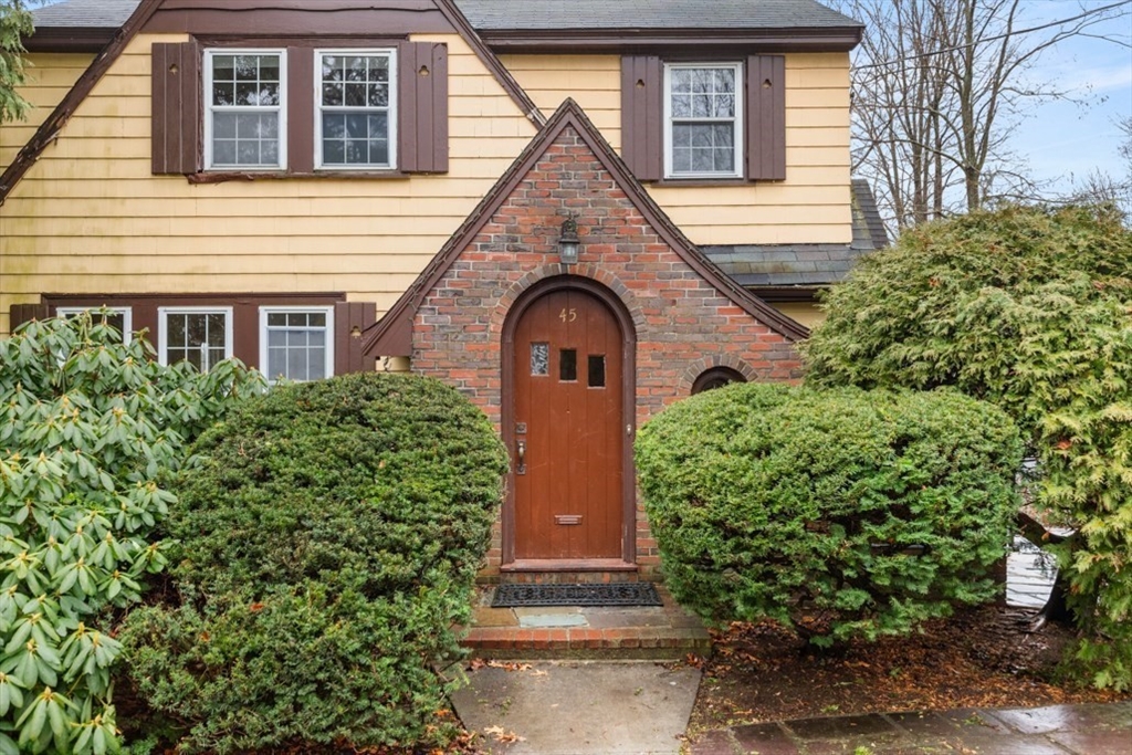45 Longview Road Reading, MA 01867 - Photo 2 of 35
