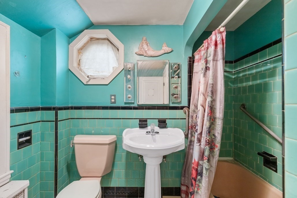 45 Longview Road Reading, MA 01867 - Photo 23 of 35