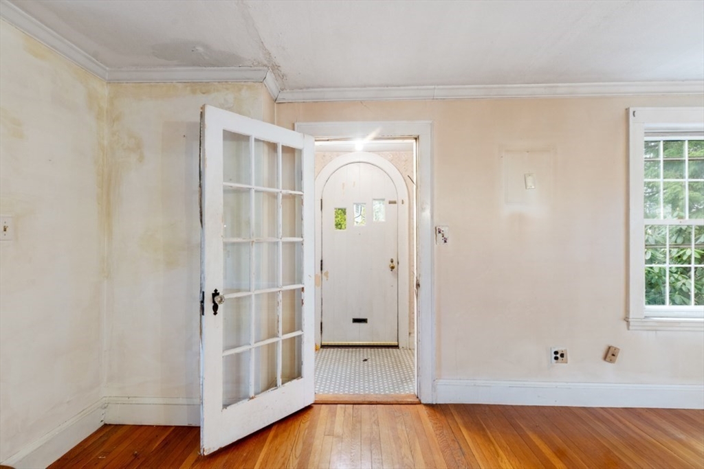 45 Longview Road Reading, MA 01867 - Photo 4 of 35