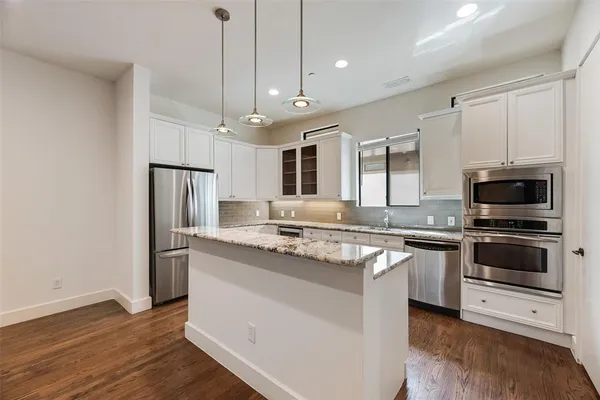 $4,000 | 2411 North Hall Street, Dallas, TX 75204