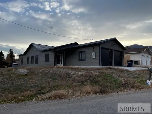 $384,900 | 804 Cleveland Avenue, Salmon, ID 83467