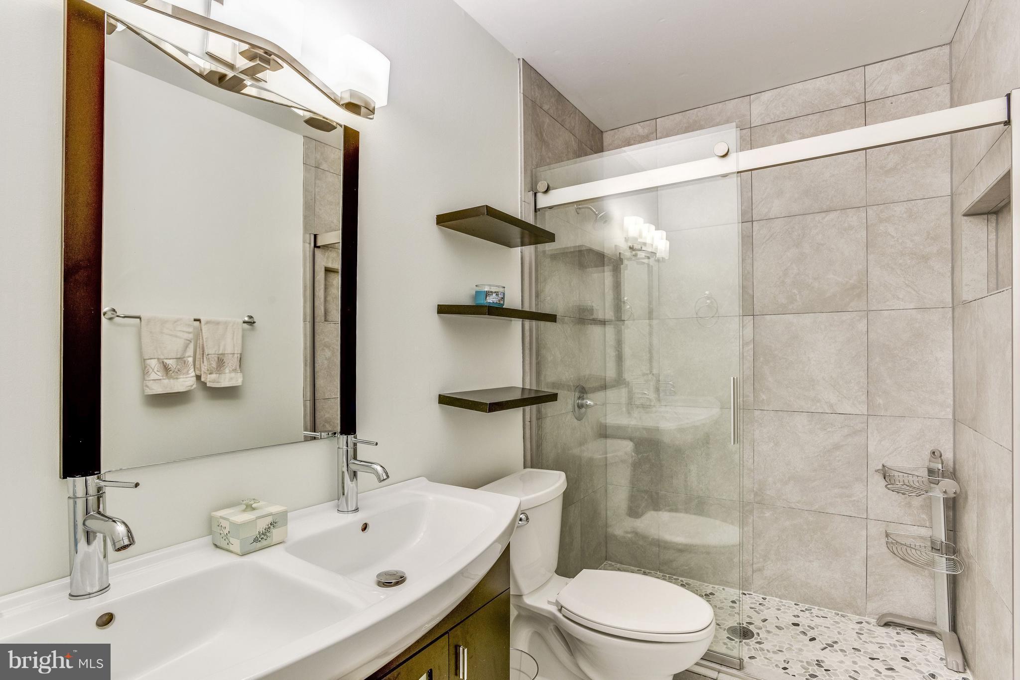 9420 Taney Road Manassas, VA 20110 - Photo 18 of 27 Bath