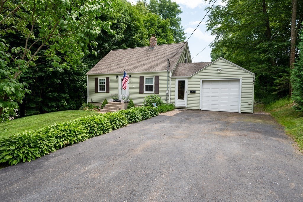 5 Colonial Drive Leicester, MA 01611 - Photo 2 of 24 front view of a house with a yard