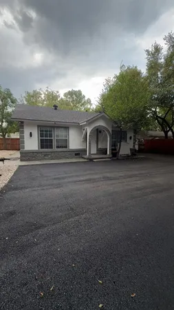 $1,600 | 306 Broadmoor Avenue, Unit A, Arlington, TX 76010