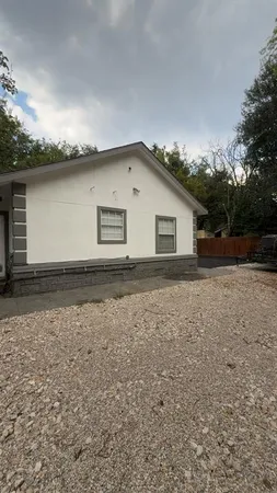 $1,600 | 306 Broadmoor Avenue, Unit A, Arlington, TX 76010