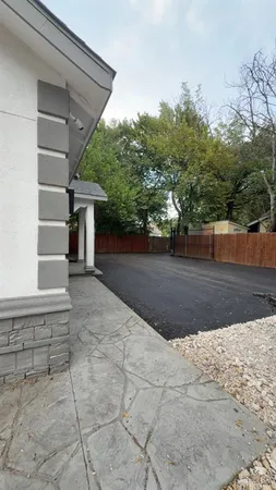 $1,600 | 306 Broadmoor Avenue, Unit A, Arlington, TX 76010