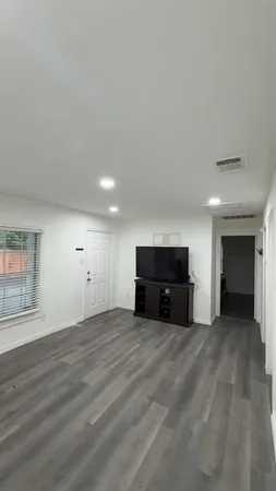 $1,600 | 306 Broadmoor Avenue, Unit A, Arlington, TX 76010