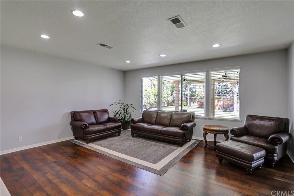 6800 Edinburgh Road Eastvale, CA 92880 - Photo 12 of 70