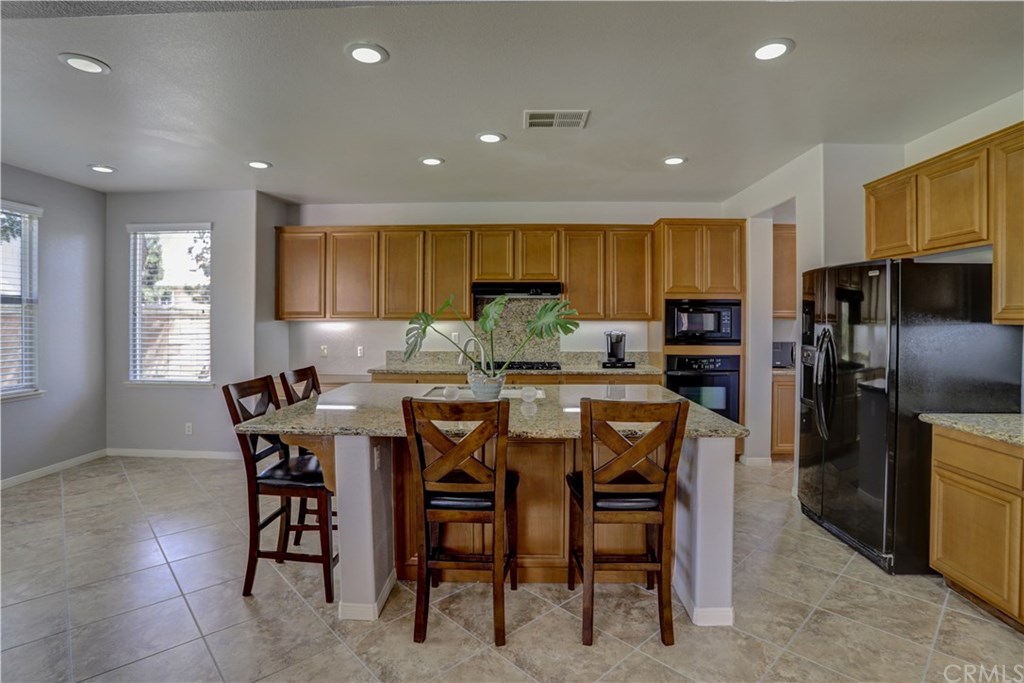 6800 Edinburgh Road Eastvale, CA 92880 - Photo 13 of 70
