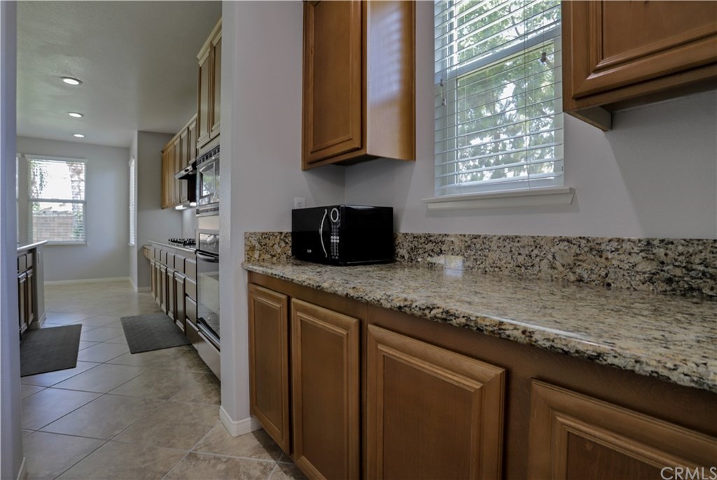 6800 Edinburgh Road Eastvale, CA 92880 - Photo 16 of 70