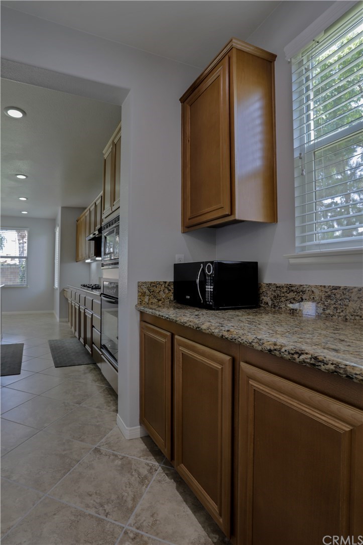 6800 Edinburgh Road Eastvale, CA 92880 - Photo 17 of 70