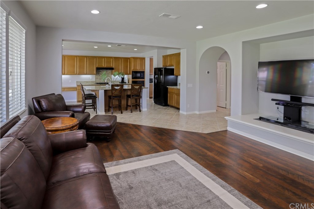 6800 Edinburgh Road Eastvale, CA 92880 - Photo 19 of 70
