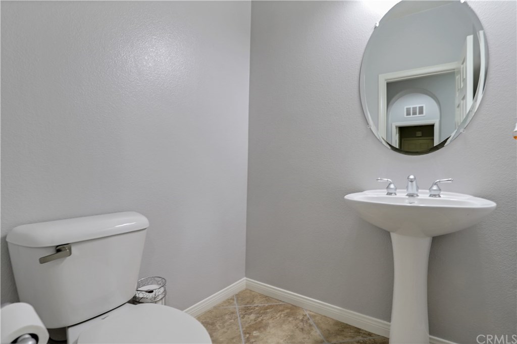 6800 Edinburgh Road Eastvale, CA 92880 - Photo 43 of 70