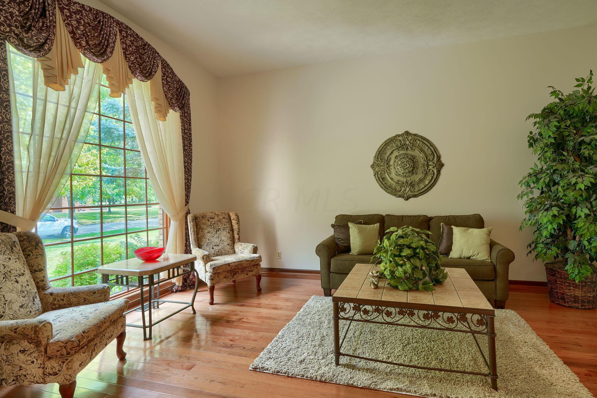 1457 Woodridge Road Marion, OH 43302 - Photo 6 of 80 Formal Living Area