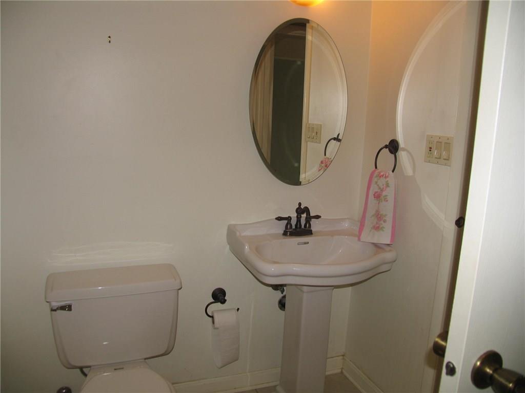 327 Ridge Point Circle, Unit 21A Bridgeville, PA 15017 - Photo 9 of 16 Gallery Image 9