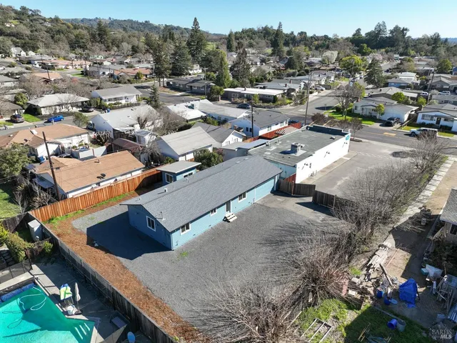 $2,965,000 | 555-557 Powell Avenue, Healdsburg, CA 95448