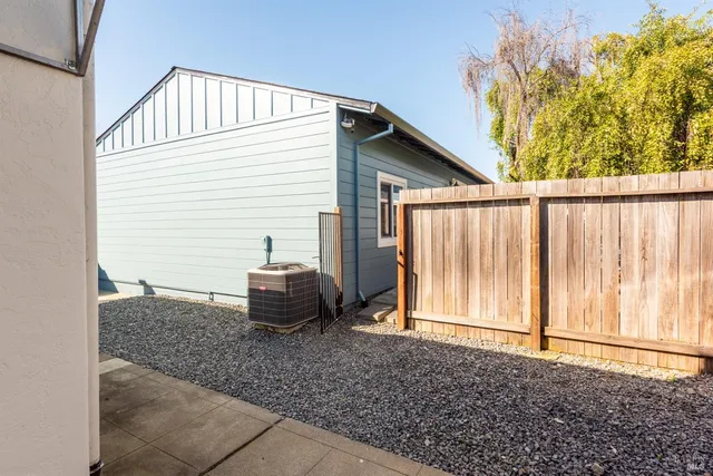 $2,965,000 | 555-557 Powell Avenue, Healdsburg, CA 95448