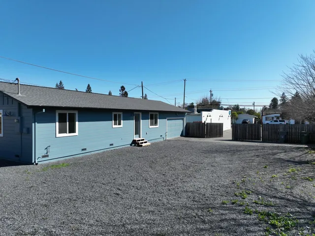 $2,965,000 | 555-557 Powell Avenue, Healdsburg, CA 95448