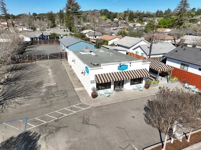 $2,965,000 | 555-557 Powell Avenue, Healdsburg, CA 95448