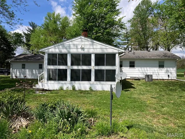 $339,999 | 21734 Keyesport Road, Keyesport, IL 62253