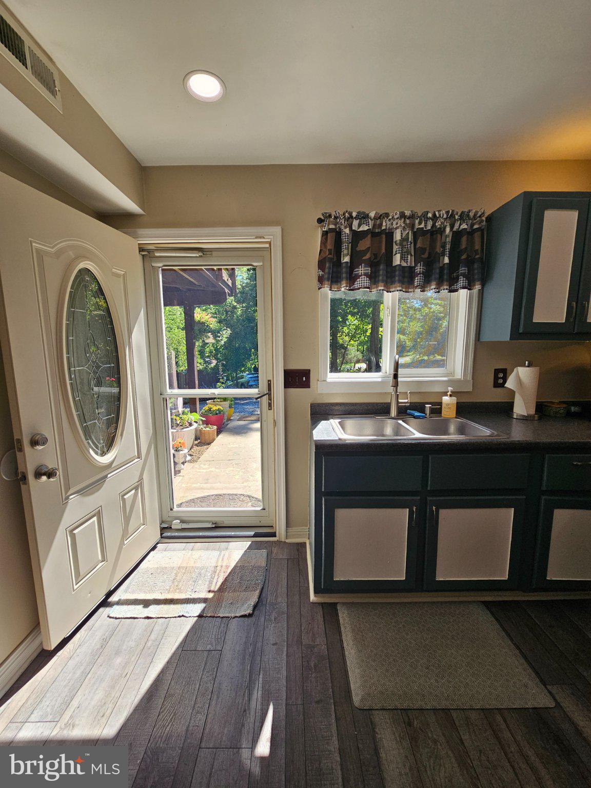 32 Parnassus Road Linden, VA 22642 - Photo 8 of 50 Bright and inviting kitchen entrance.