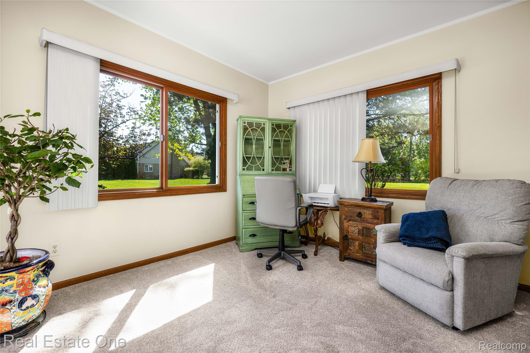 25550 Wixom Road Novi, MI 48374 - Photo 14 of 37 Four Seasons Room