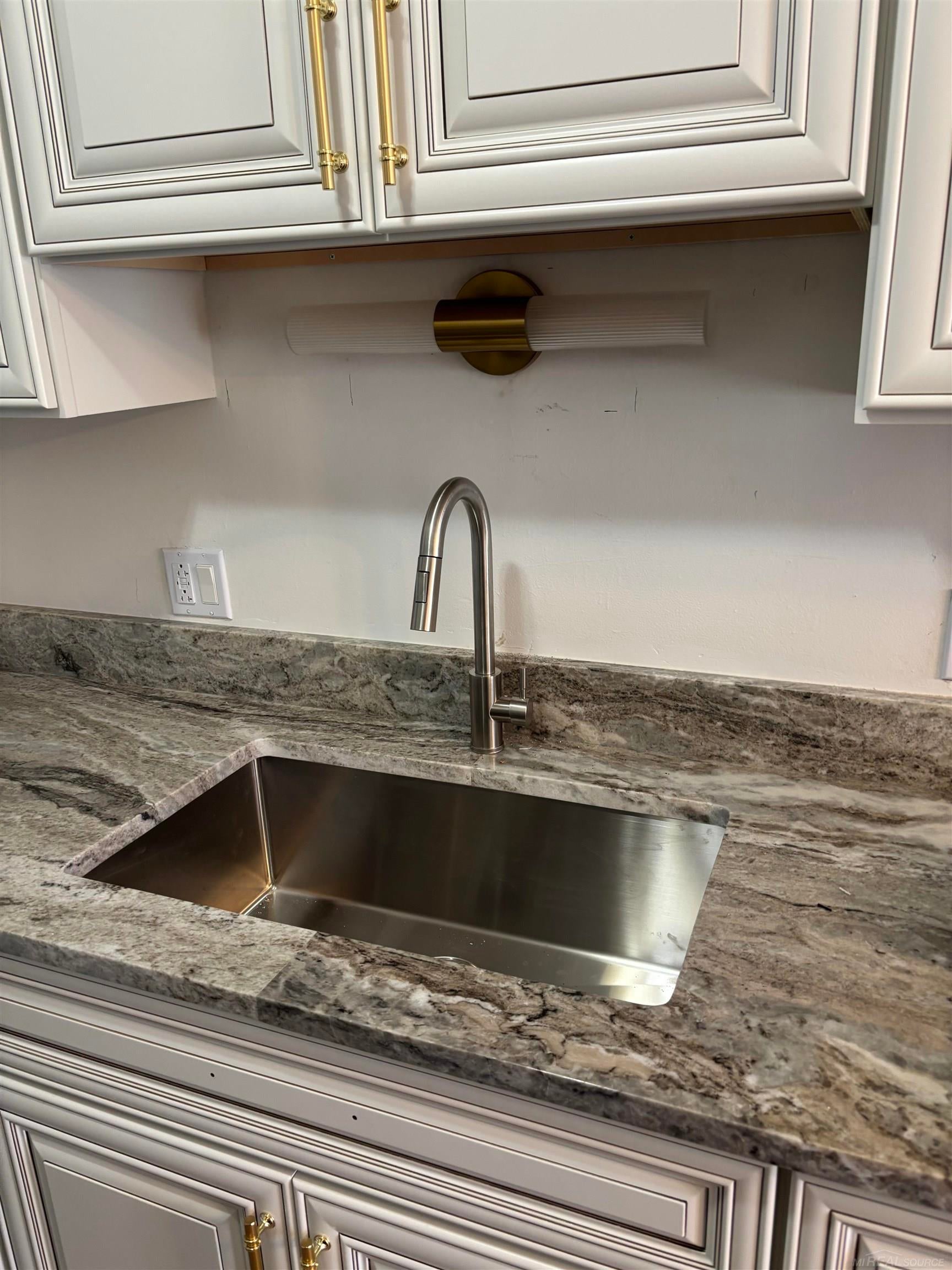 4446 15 Mile Road Sterling Heights, MI 48310 - Photo 11 of 32 Gallery Image 11