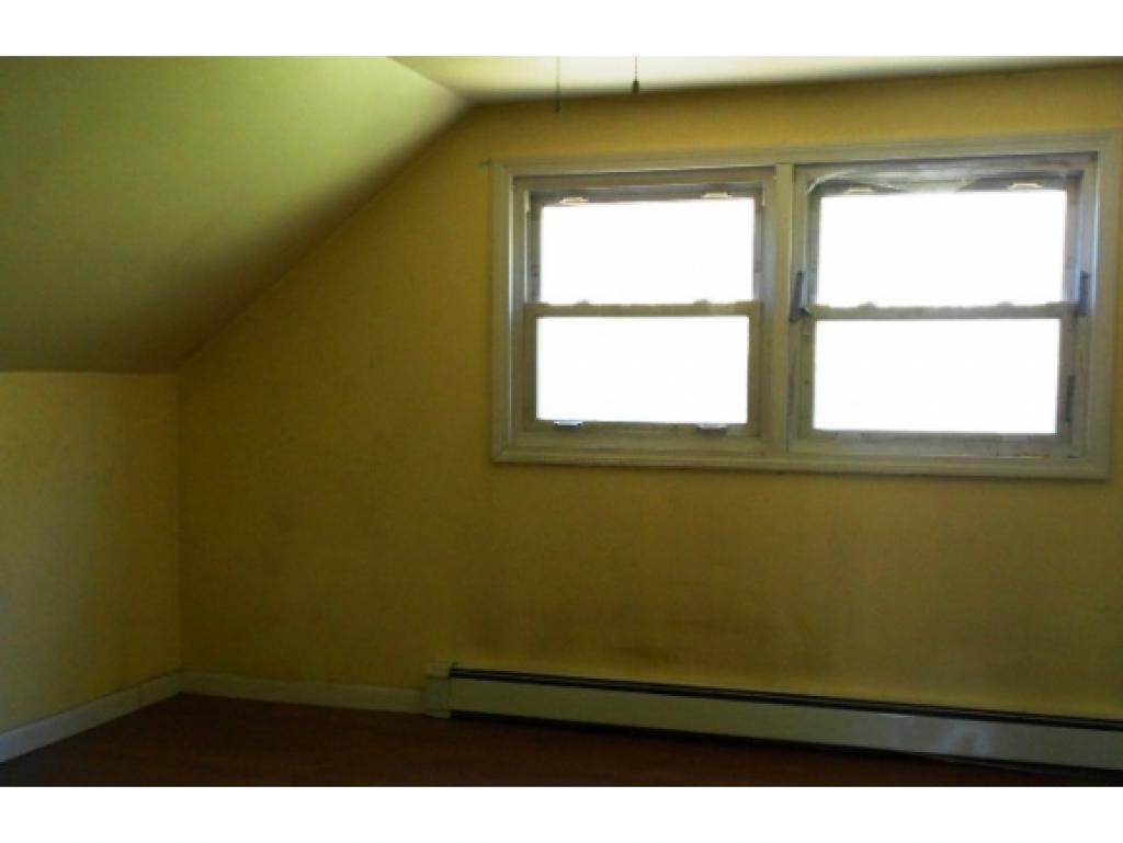 7 Loretta Avenue Pelham, NH 03076 - Photo 3 of 10