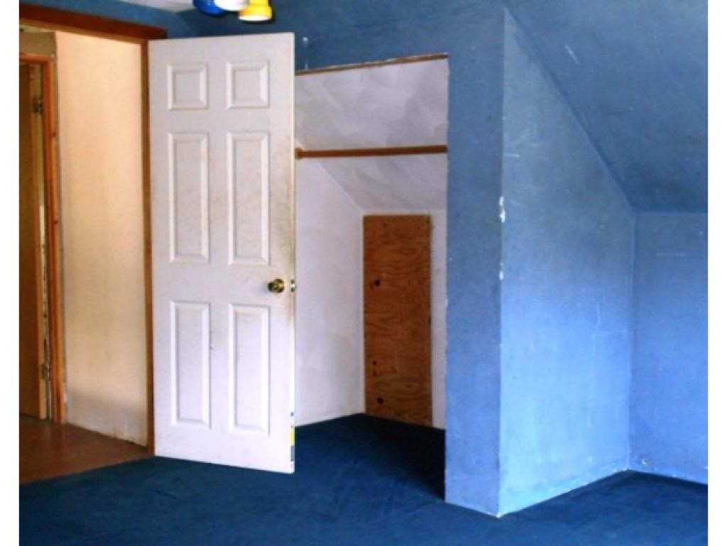 7 Loretta Avenue Pelham, NH 03076 - Photo 5 of 10