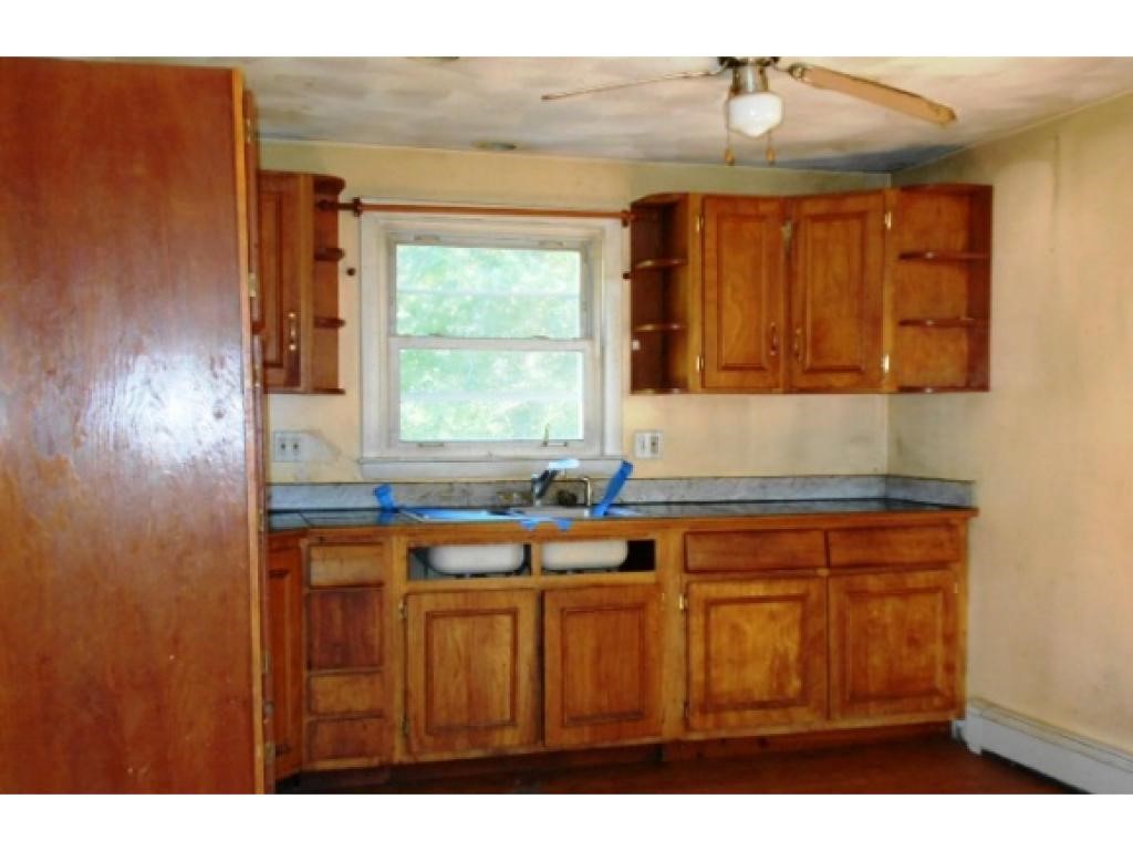 7 Loretta Avenue Pelham, NH 03076 - Photo 6 of 10