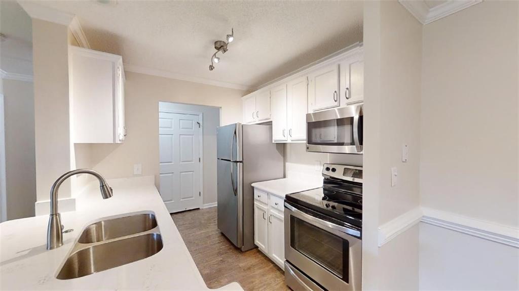 300 Johnson Ferry Road, Unit B202 Sandy Springs, GA 30328 - Photo 4 of 25 Gallery Image 4