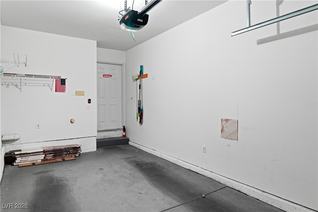 3350 Pheasant Canyon Way, Unit 1008 Laughlin, NV 89029 - Photo 36 of 80 Garage with a garage door opener