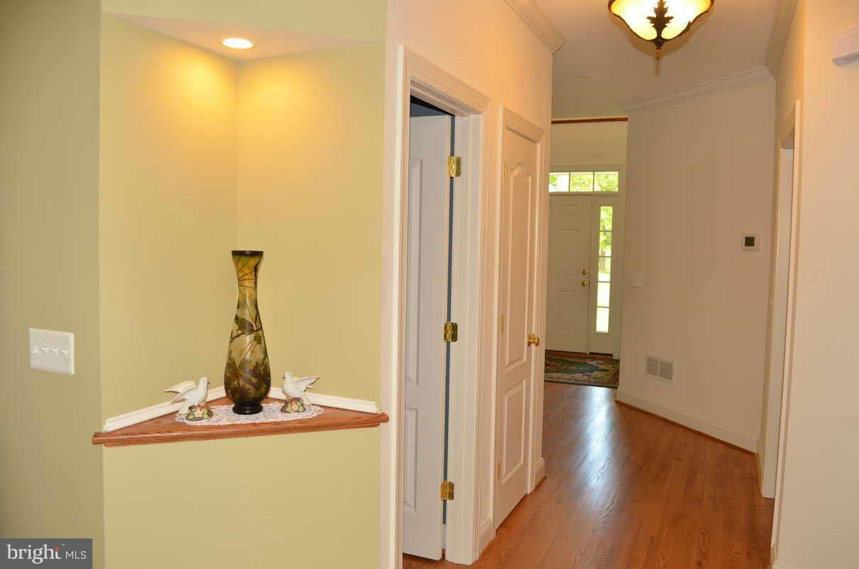 7014 Guilford Road Clarksville, MD 21029 - Photo 11 of 30 Foyer Hallway